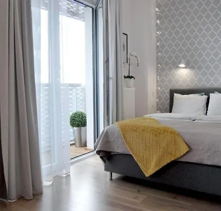 Διαμέρισμα Two Towers Old Town Apartments-city Center-by The River-observation Terrance On The Roof-free Parking *