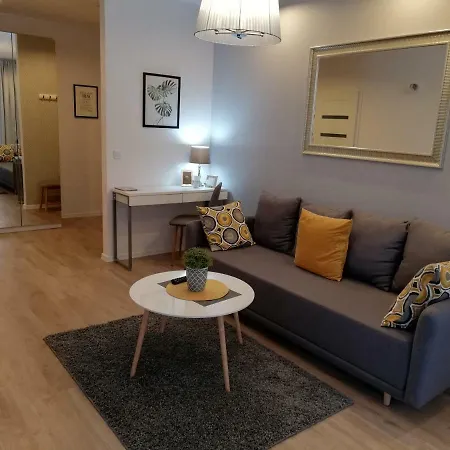 Διαμέρισμα Two Towers Old Town Apartments-city Center-by The River-observation Terrance On The Roof-free Parking