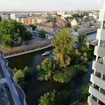 公寓 Two Towers Old Town Apartments-city Center-by The River-observation Terrance On The Roof-free Parking *