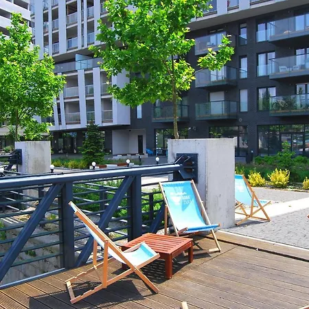 Two Towers Riverside: Old Town Rooftop Retreat Apartment *
